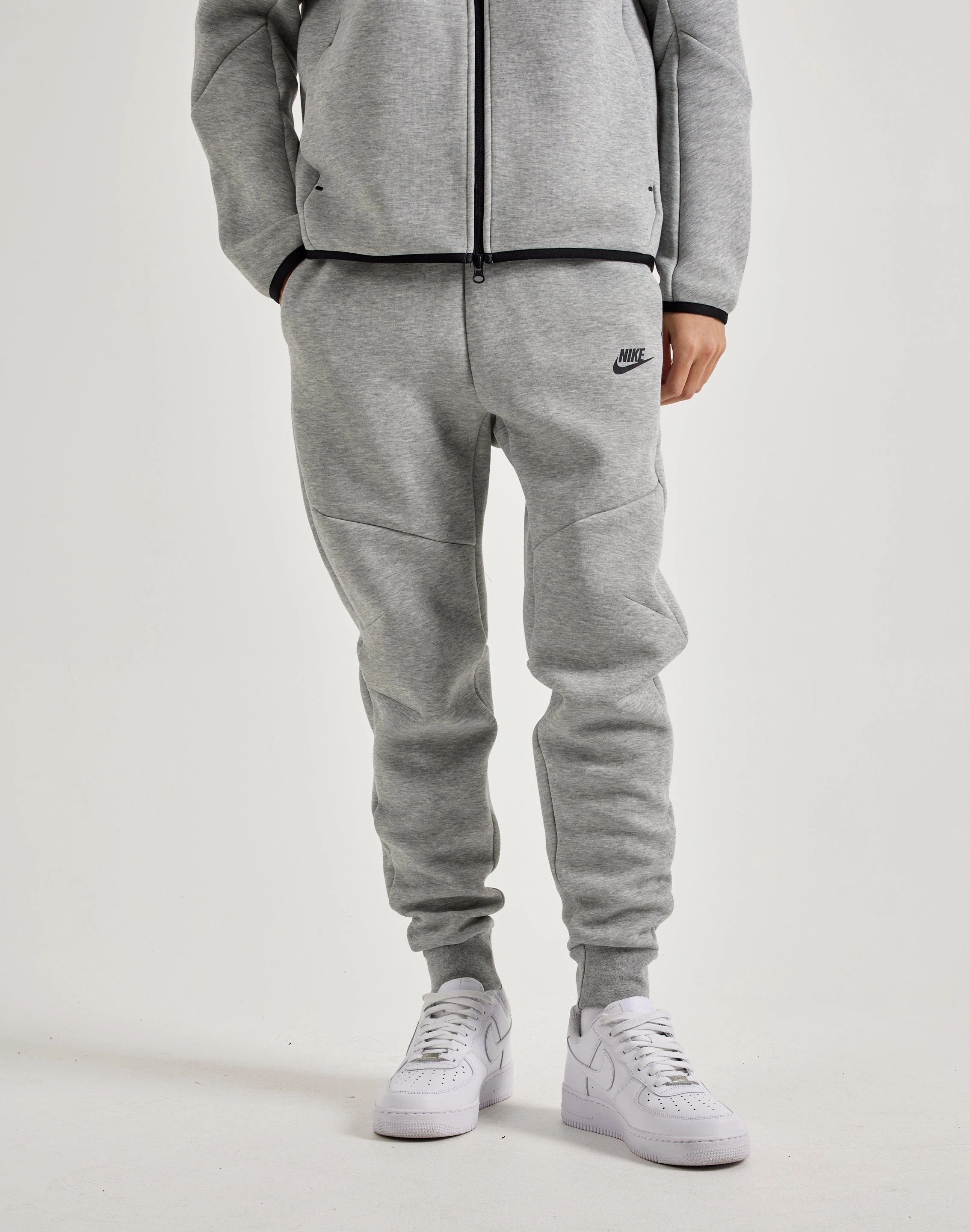 Fashion exhibitions Nike Tech Fleece Joggers Business casual wear