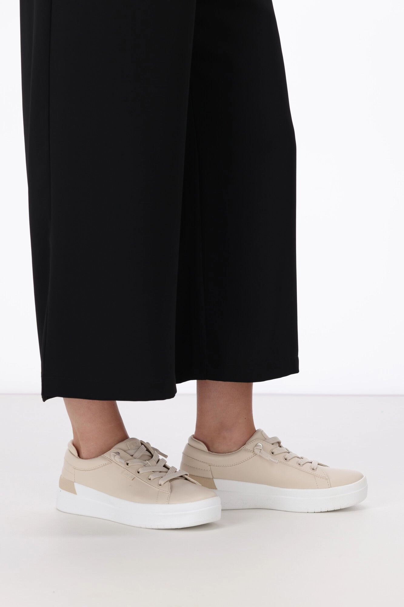 Bobs By Skechers D'vine Sky Main Step Sneaker Natural