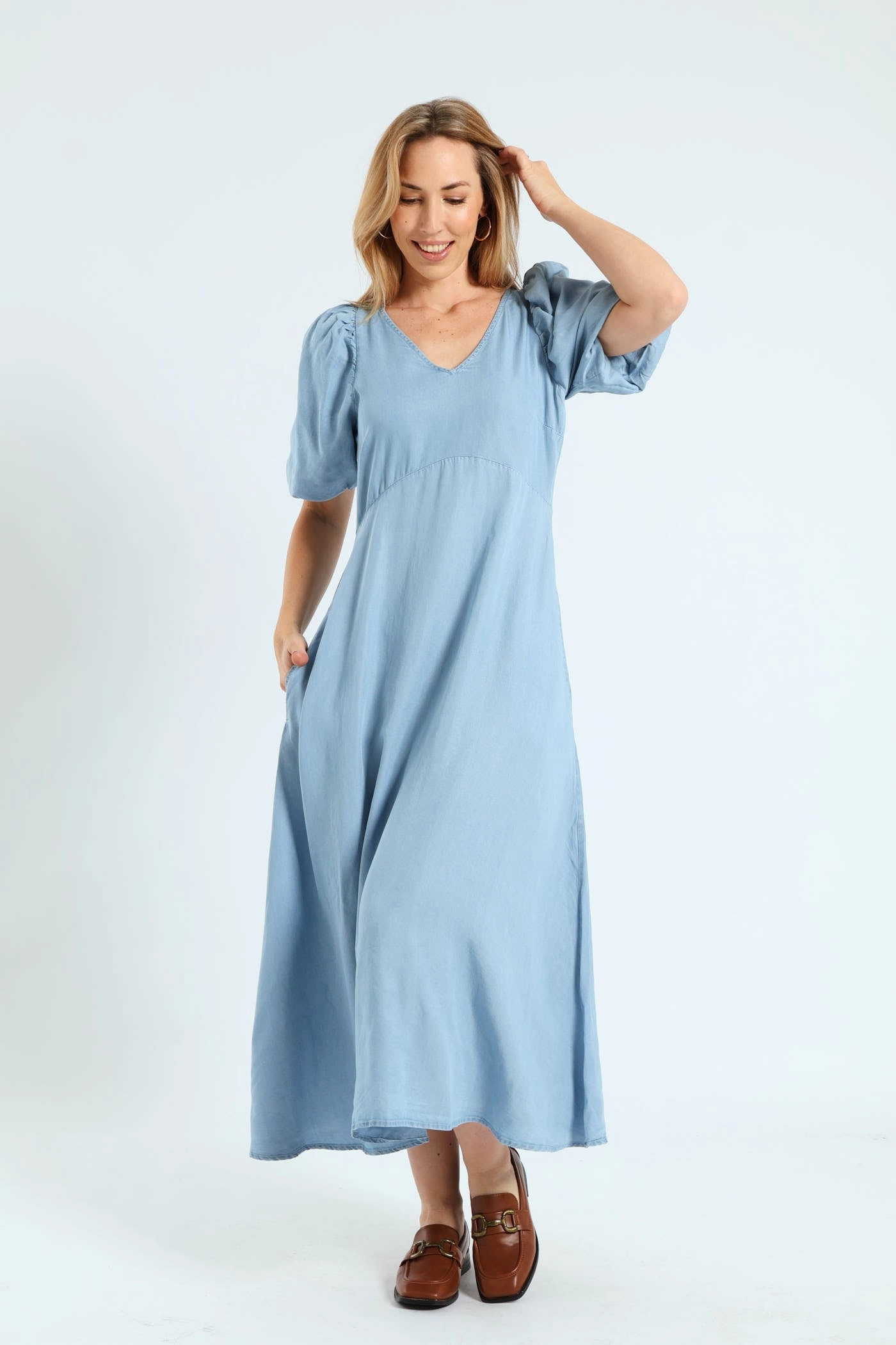 Bubble Sleeve V-Neck Pocket Midaxi Dress - Light Wash Fashion influencers' recommendations Fashion swaps