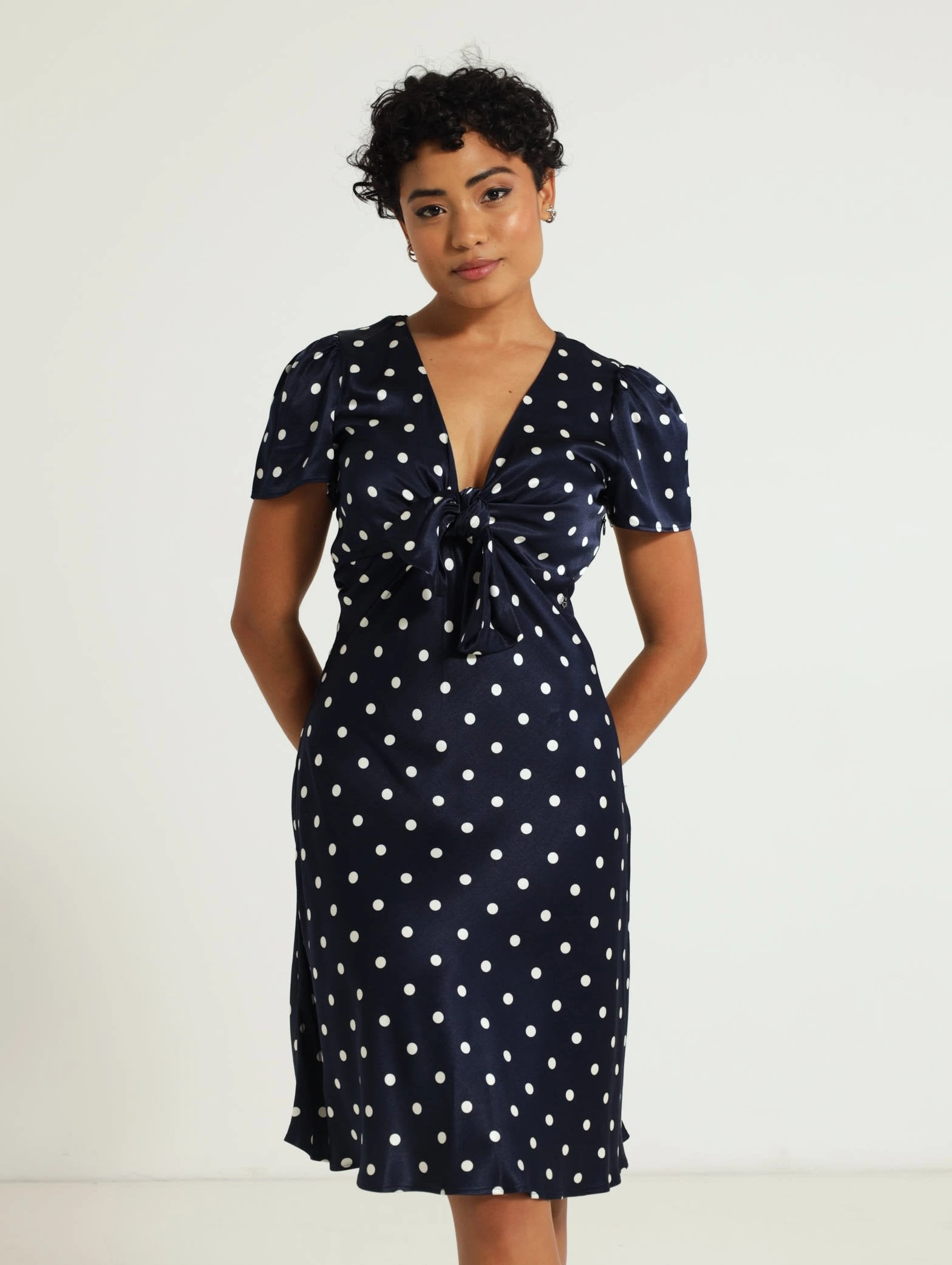 Classic fashion pieces Linda Bowed Satin Dress - Blue Fashion archives