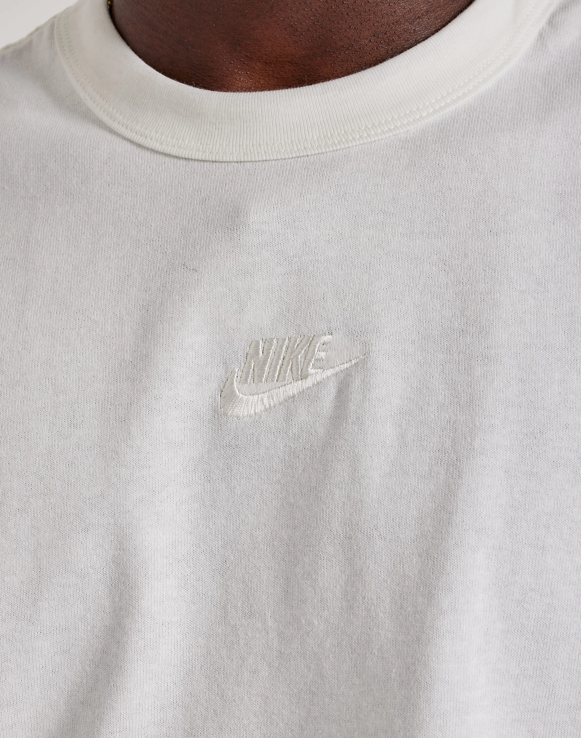 Clothing types Nike Premium Essentials Tee