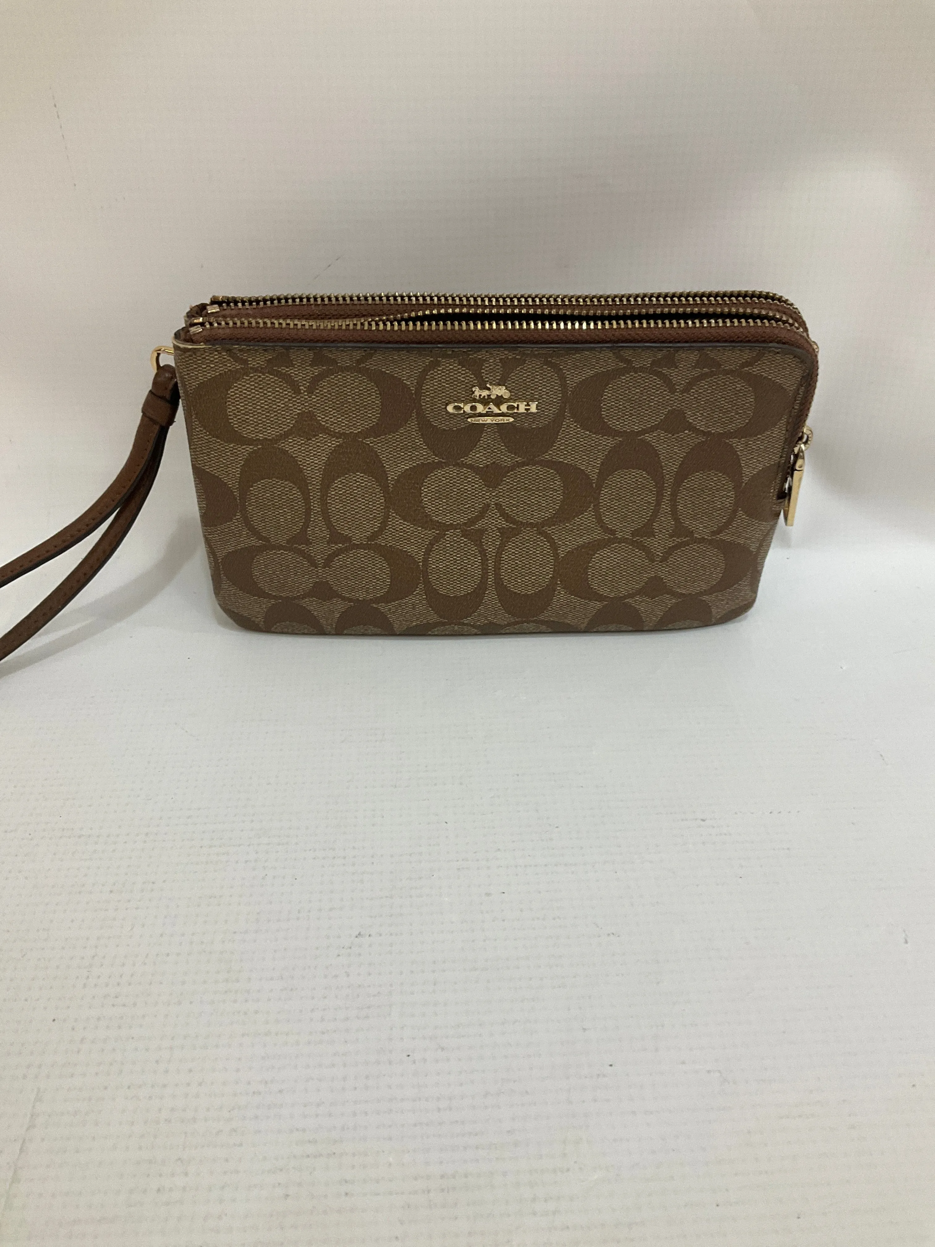 Coach Bags Wristlet Designer By Coach  Size: Medium