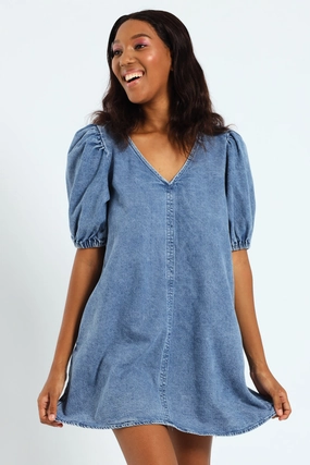 Denim Shift Dress With Pockets Classic fashion pieces Fashion labels