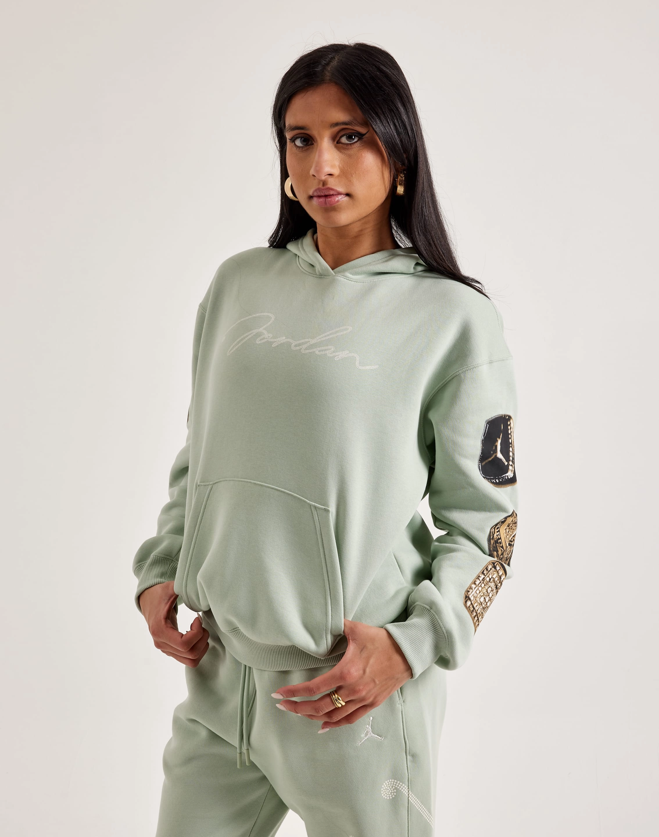 Retro fashion finds Jordan Brooklyn Fleece Hoodie Smart fashion (wearables)