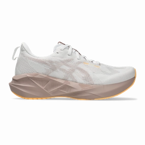 Fabulous Asics Novablast 5 White - Fawn Loyal