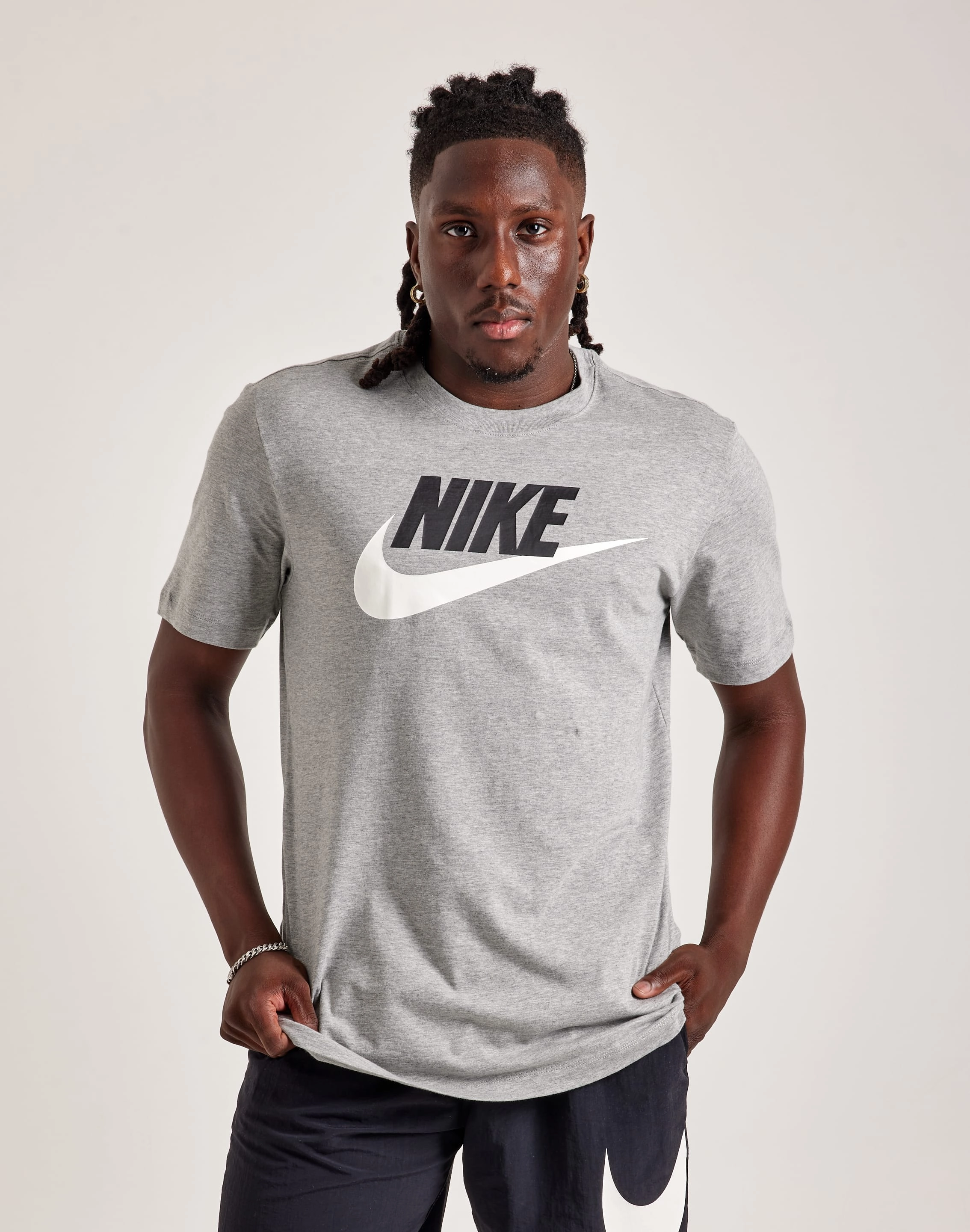 Fashion archives Nike Icon Futura Tee Fashion shows
