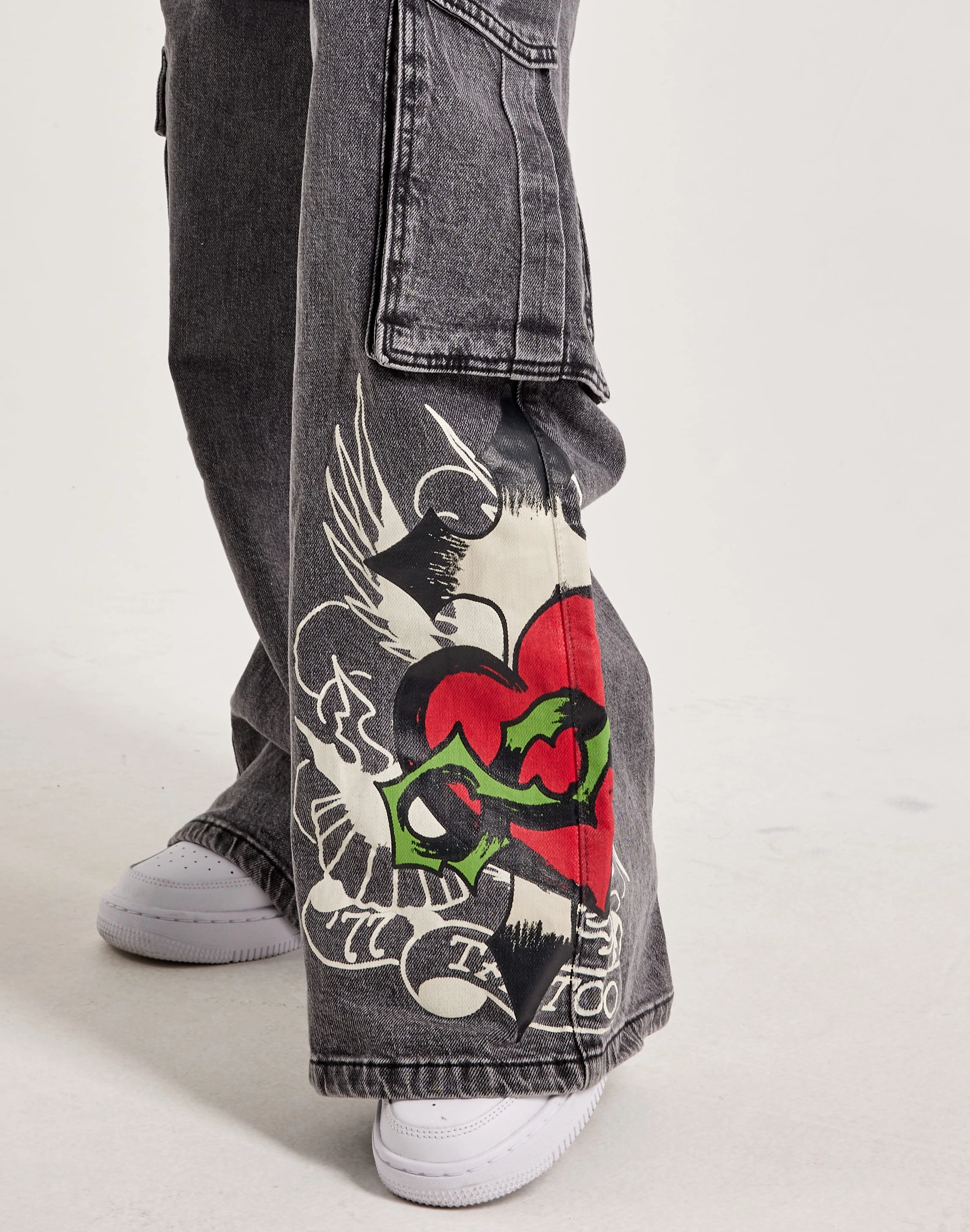 Fashion inspiration Ed Hardy Sacred Heart Cargo Jeans