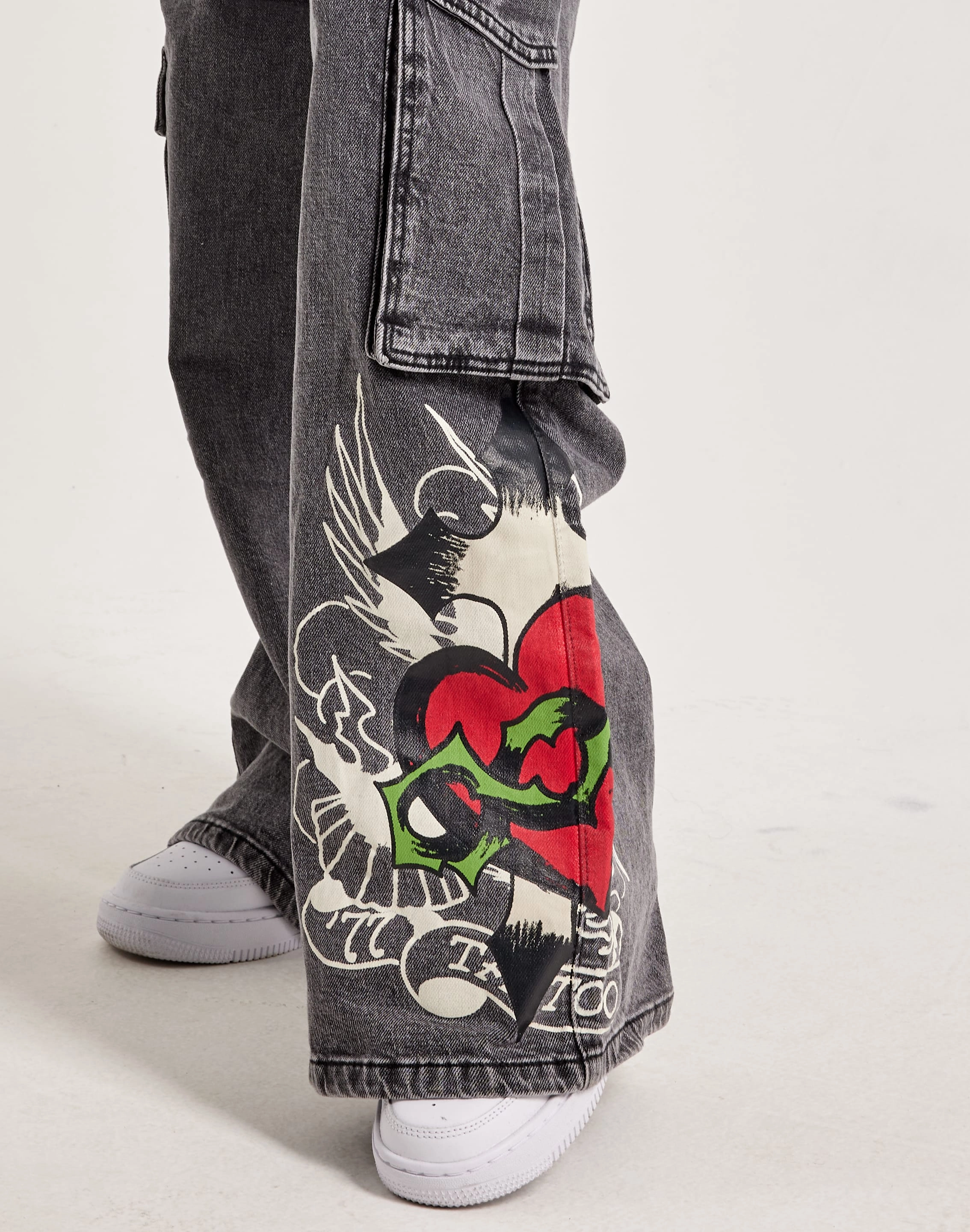 Fashion inspiration Ed Hardy Sacred Heart Cargo Jeans