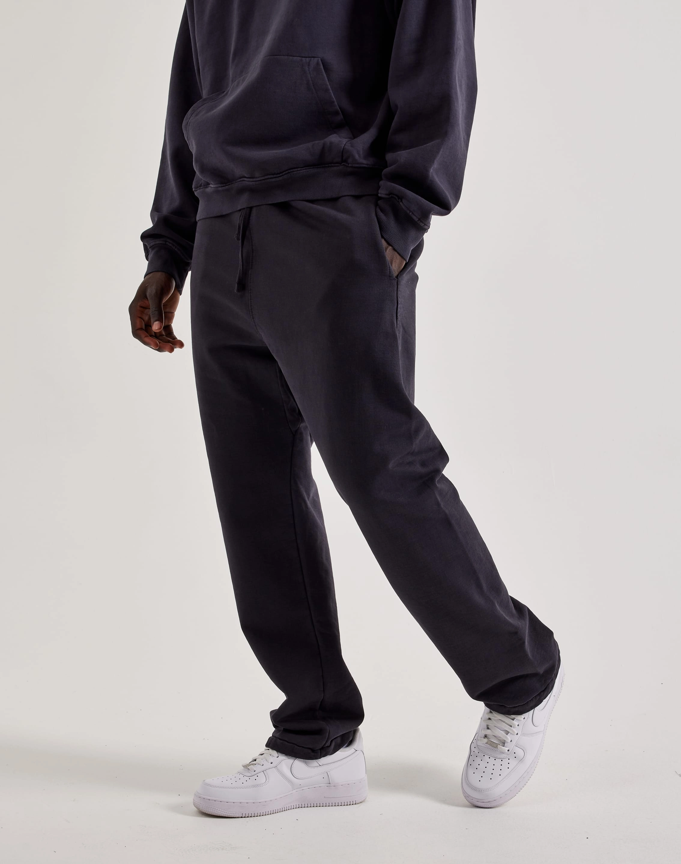 Comfortable apparel MNML Heavy Relaxed Everyday Sweatpants Organic fashion products