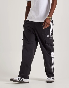 Fashion lookbook Adidas Adicolor Classics 3-Stripes Cargo Pants Fashion labels