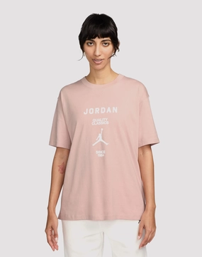 Fashion sizes Jordan Girlfriend Tee Fashion subscription services