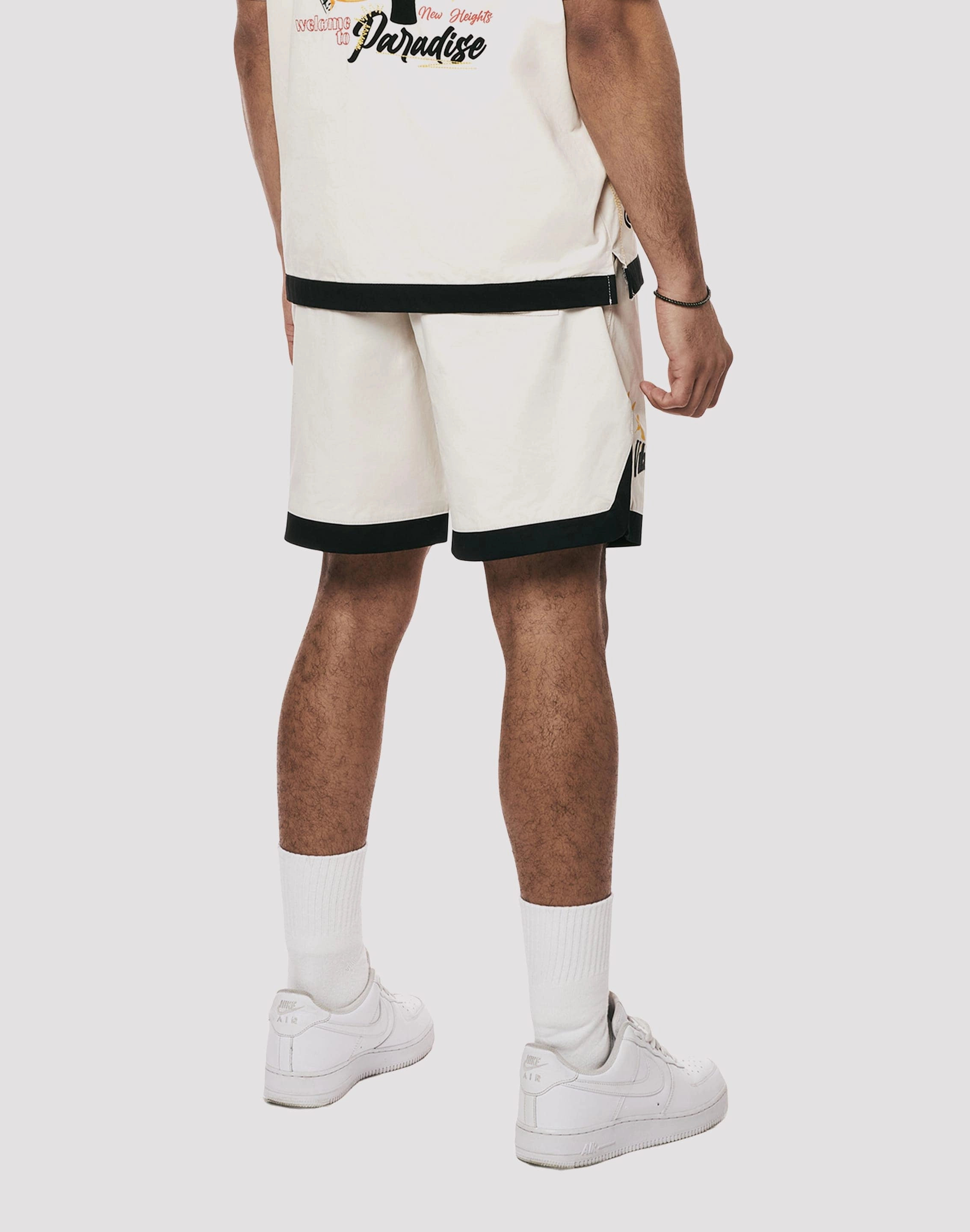 Fashion subscription services Grindhouse Parrot Resort Twill Chalk Short