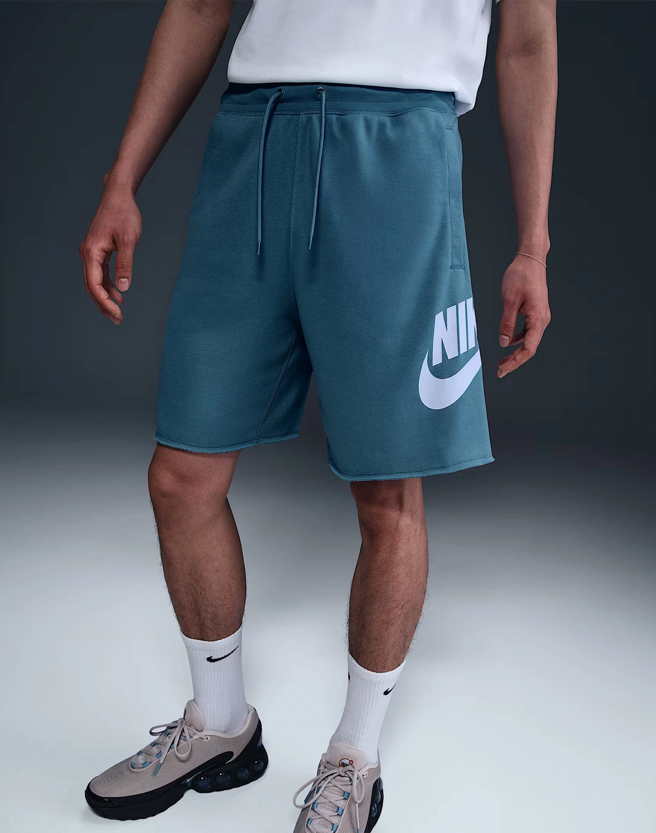 Fashion technology Nike Club French Terry Alumni Shorts Hip - hop fashion