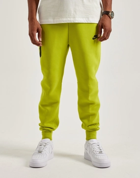 Free shipping offers Nike Tech Fleece Slim-Fit Joggers Smart fashion (wearables)