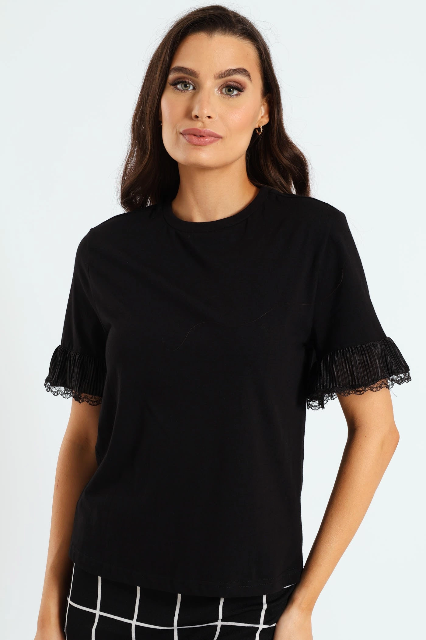 Lace Detail Sleeve Regular Fit Tee - Black
