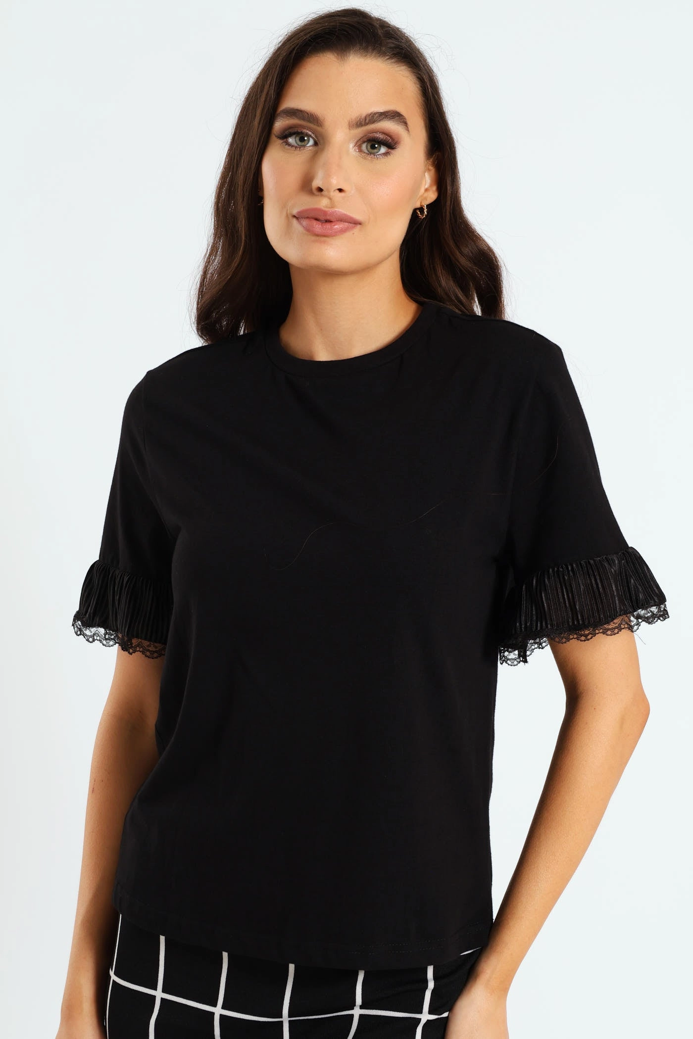 Lace Detail Sleeve Regular Fit Tee - Black