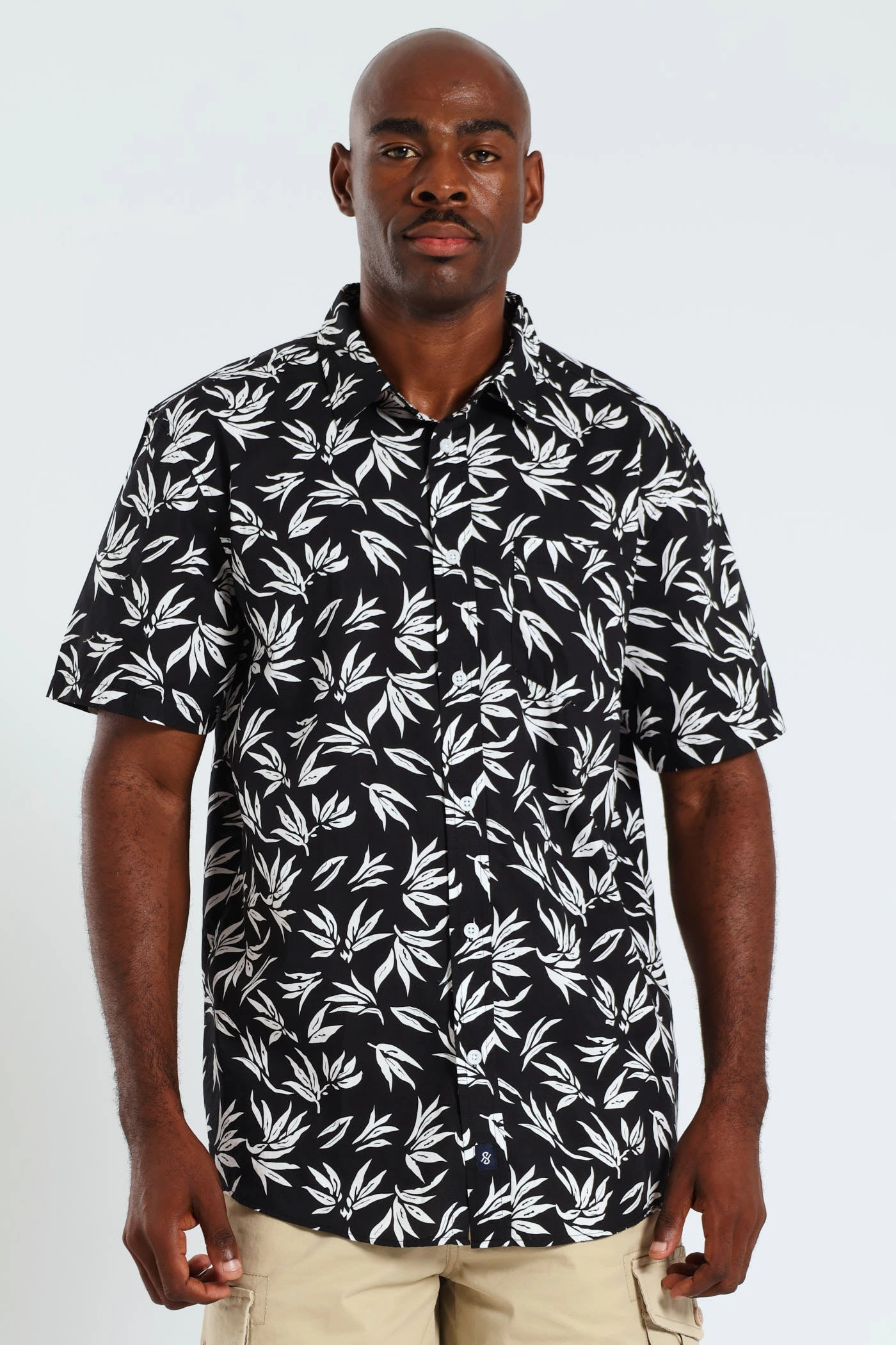 Fashion museums Leaf Print Shirt - Black Fashion models