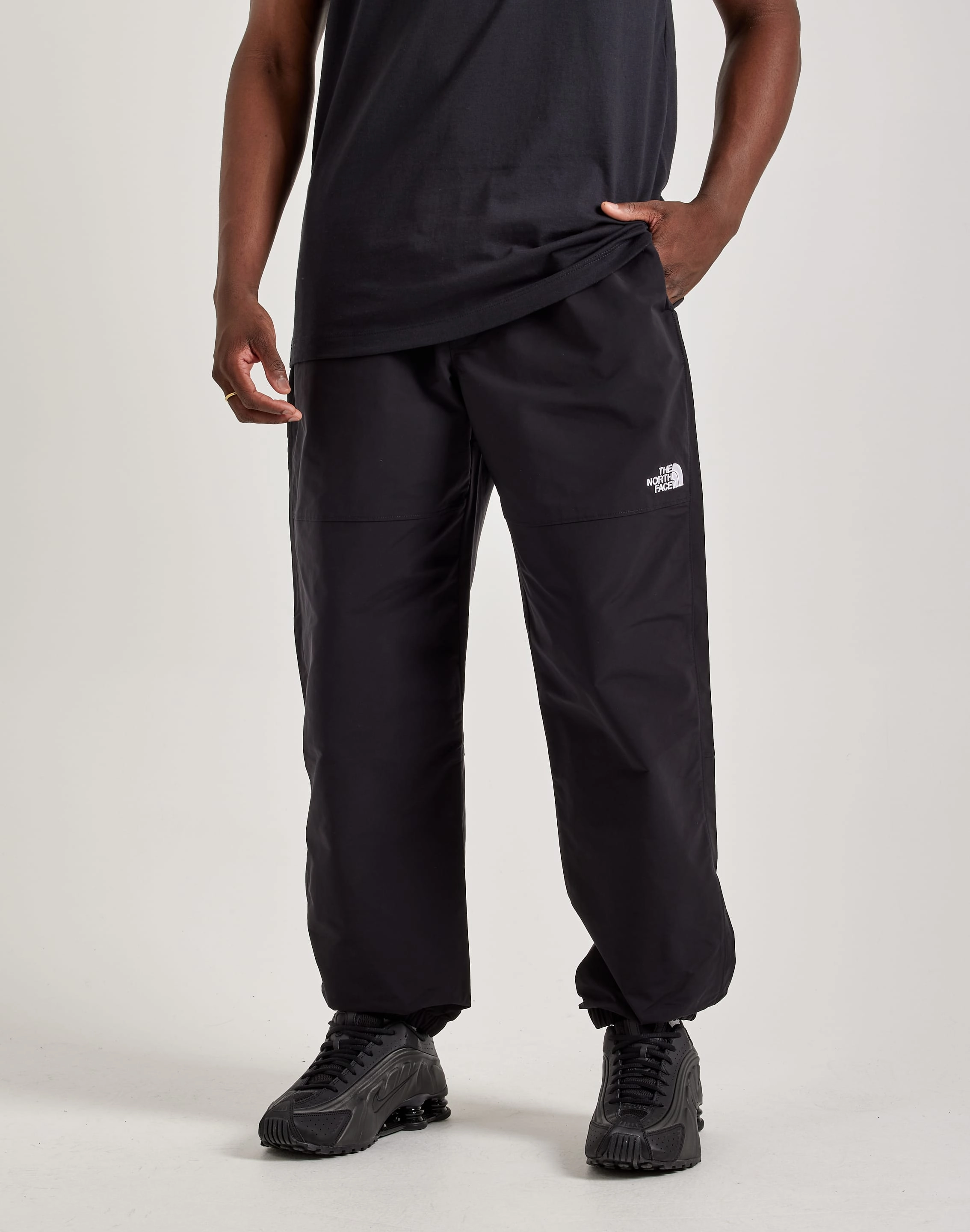 Fashion exhibitions The North Face Easy Wind Pants Classic fashion pieces