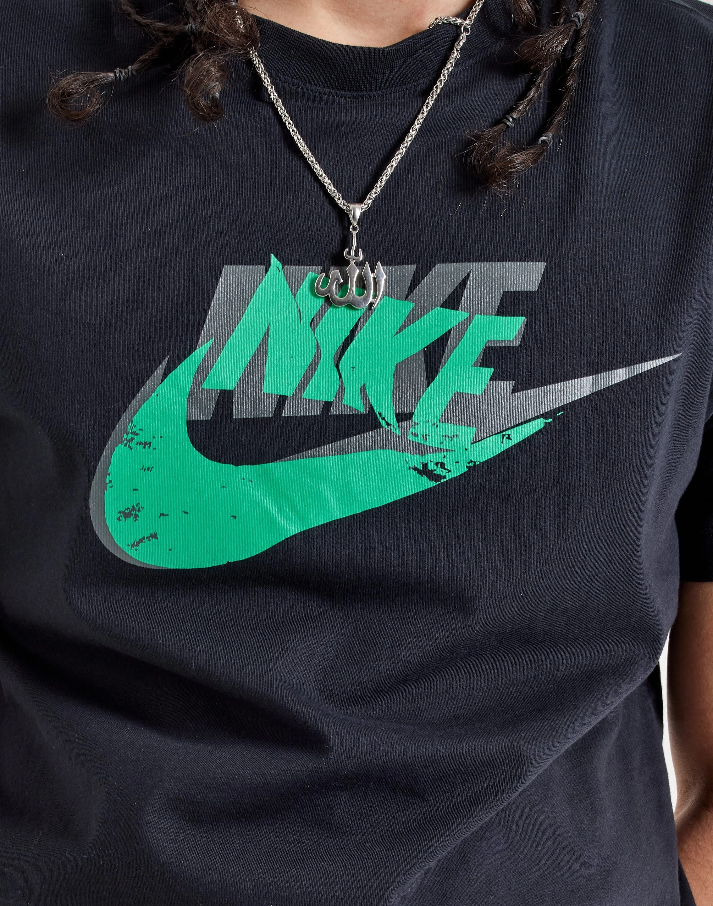 Military - inspired fashion Nike Futura Tee