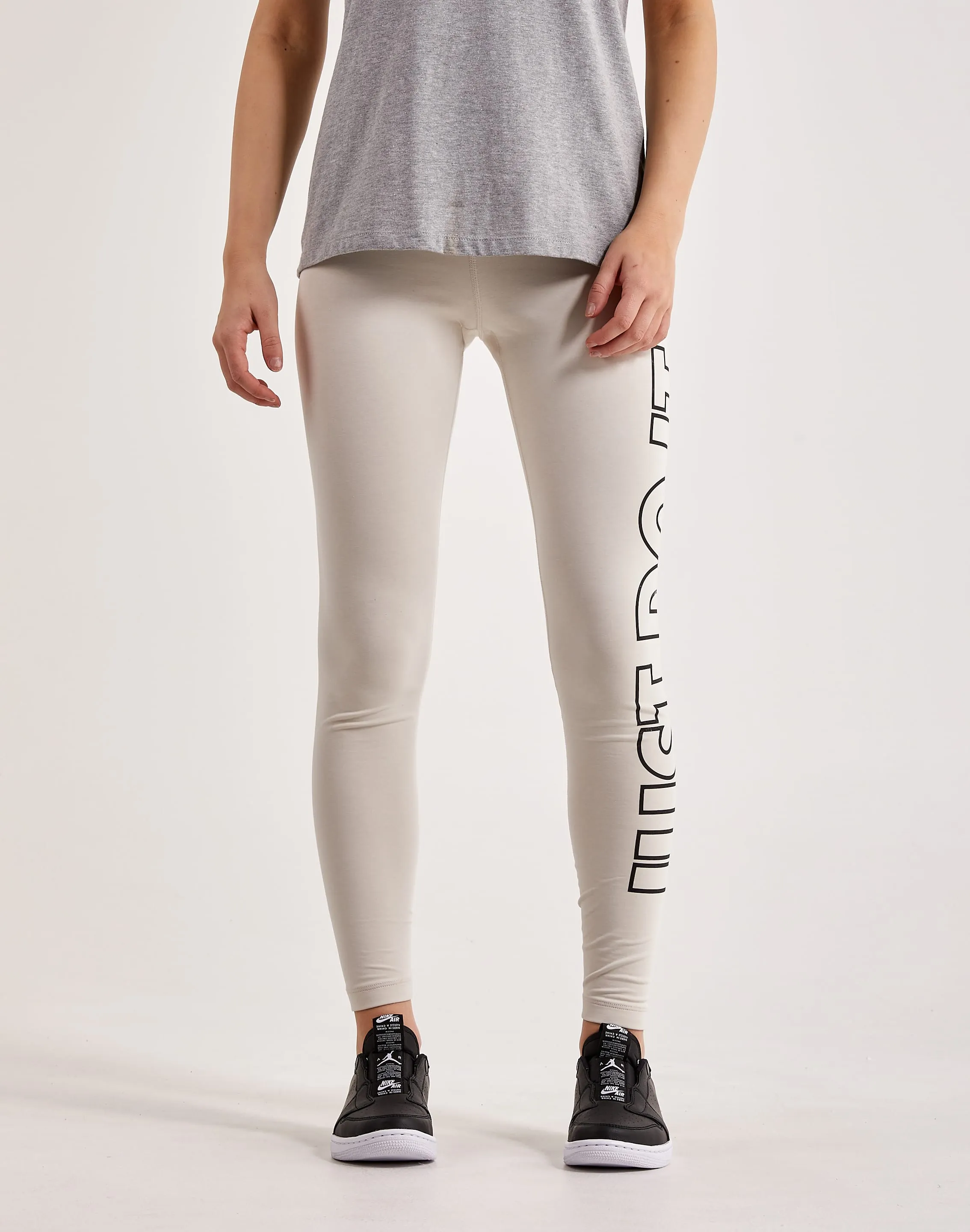 Nike Classics High-Waisted Leggings Casual wear options Fashion trends by region