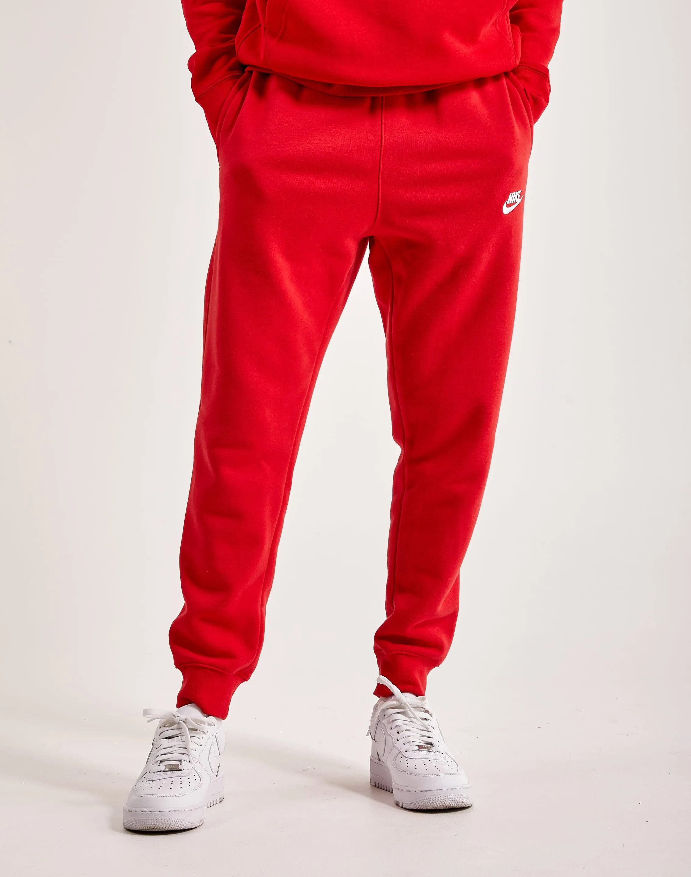 Nike Club Fleece Joggers Fashion on sale Embroidered fashion