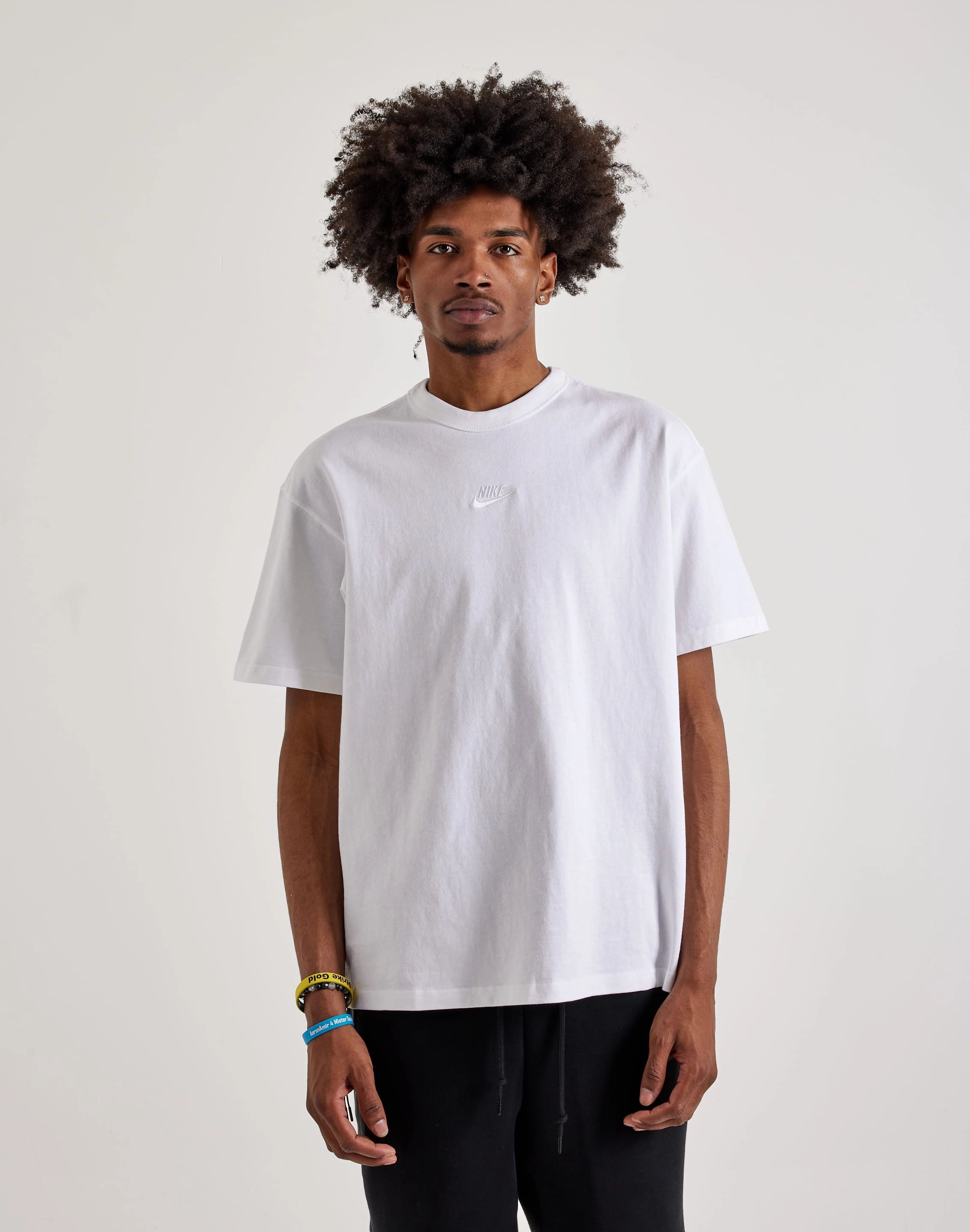 Linen - crafted fashion Nike  NSW Premium Essential Tee Fashion swaps