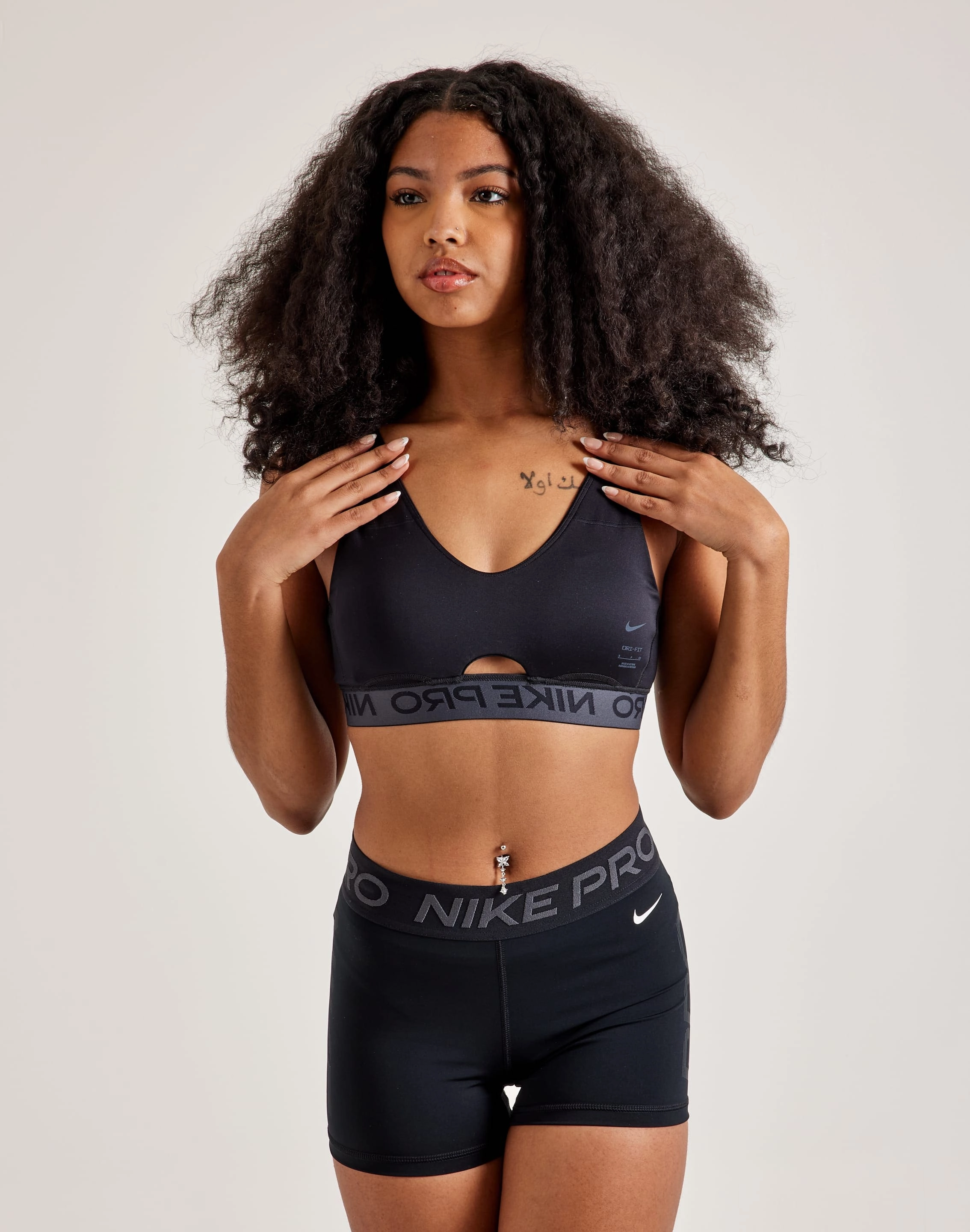 Nike Pro Indy Plunge Sports Bra Fashion exhibitions Patterned fashion (floral, stripes, etc.)