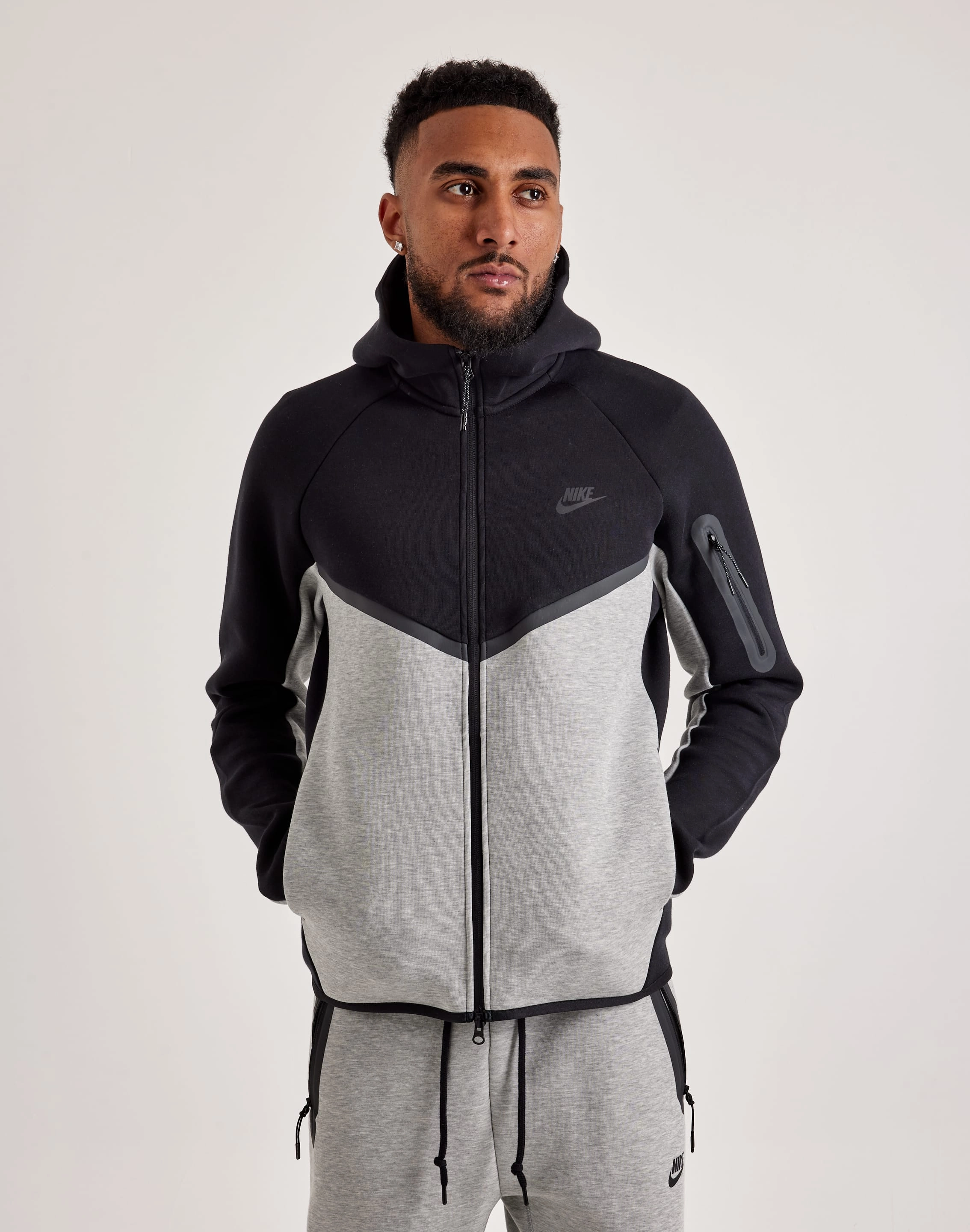 Beachwear items Nike Tech Fleece Windrunner Full-Zip Hoodie Fashion boutiques