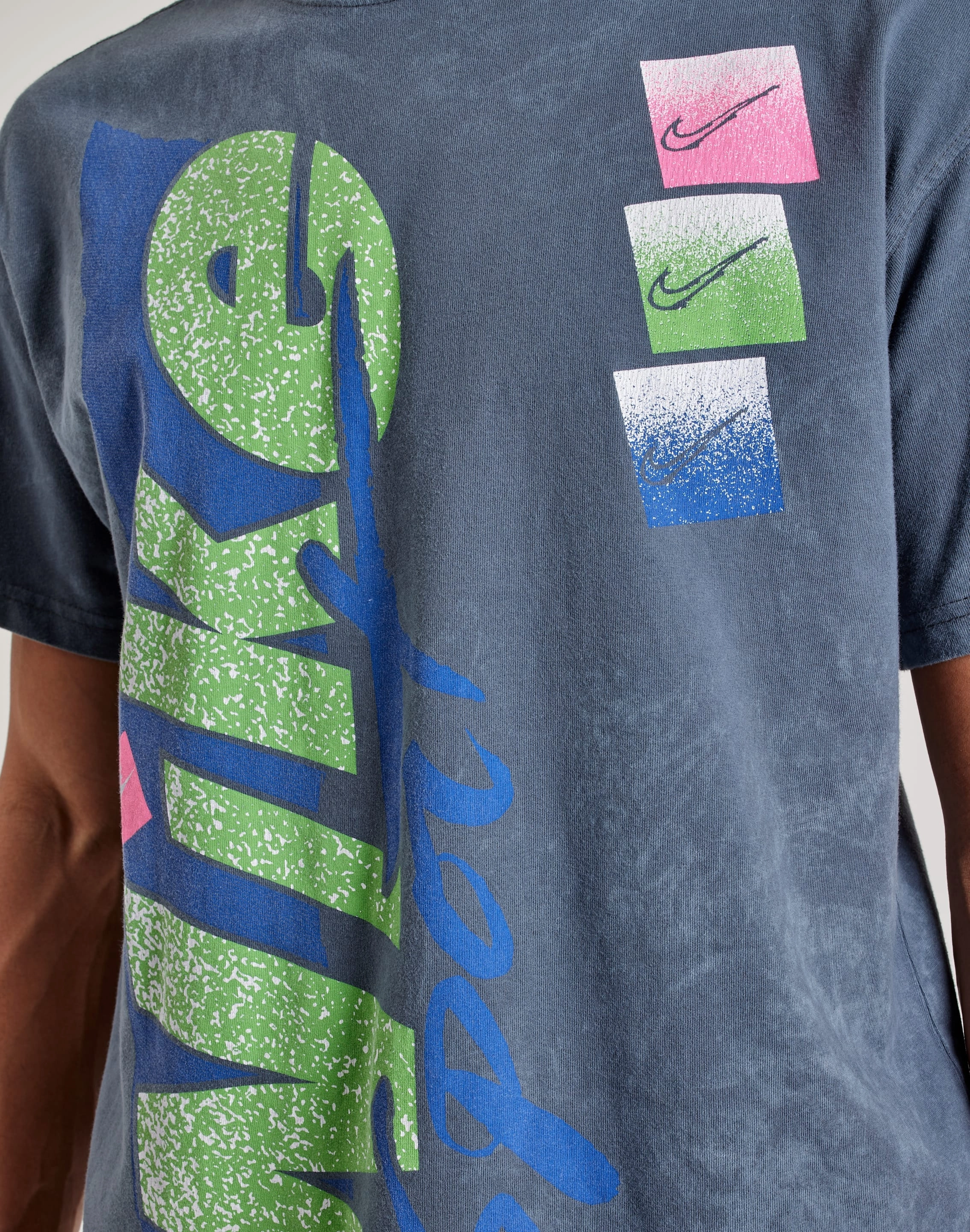 Nike Vintage '90s Tee Retro fashion finds