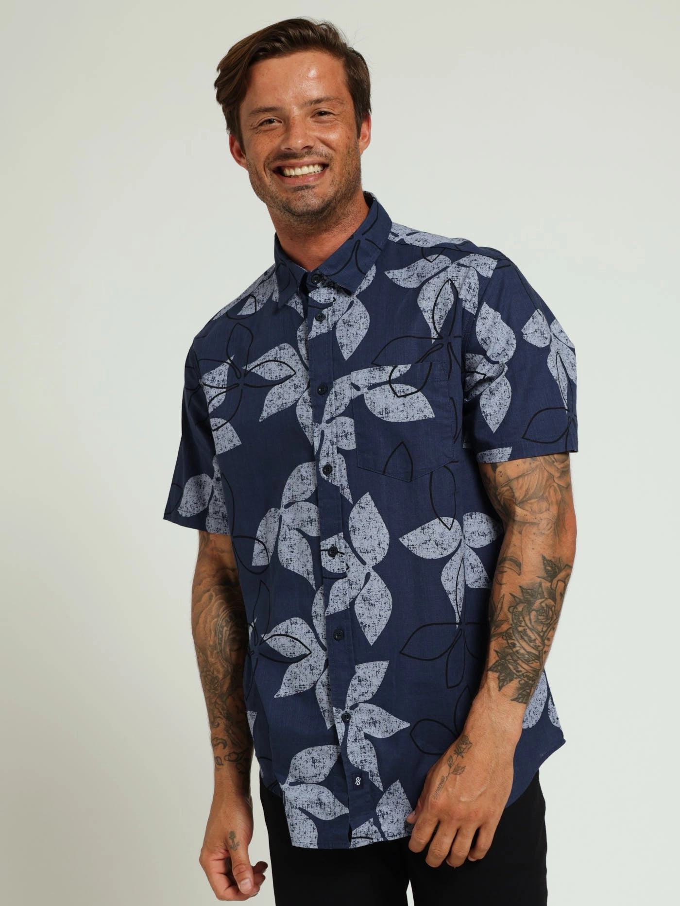 Retro fashion finds Floral Print Shirt - Blue Outerwear options