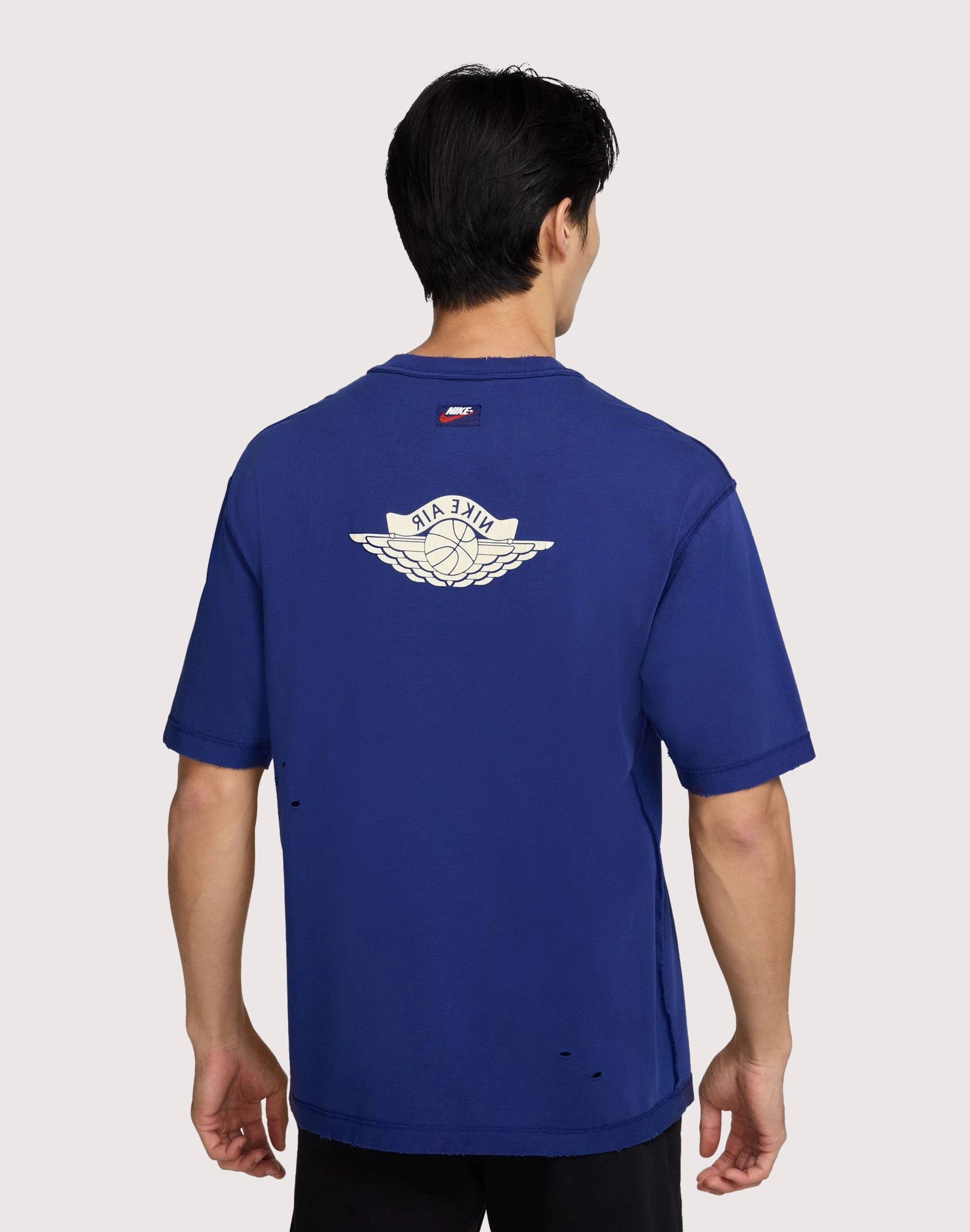Retro fashion finds Nike Rare Air Tee