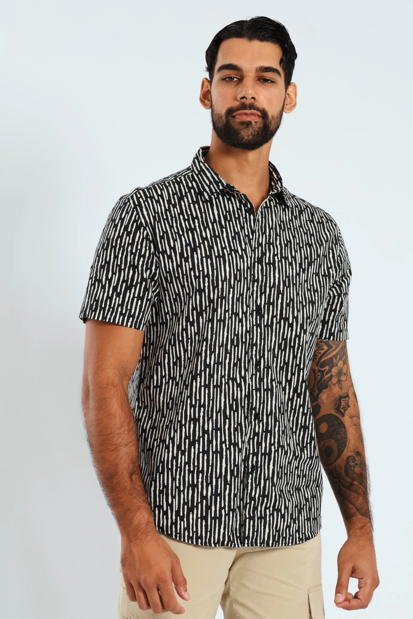 Short Sleeve Bark Print Shirt - Black Sustainable fashion Denim - based fashion