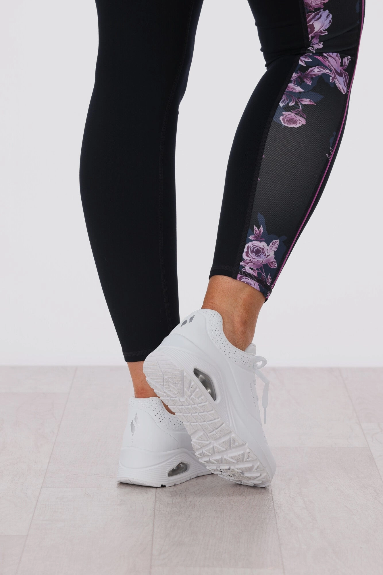 Skechers Uno Stand On Air White Sneakers