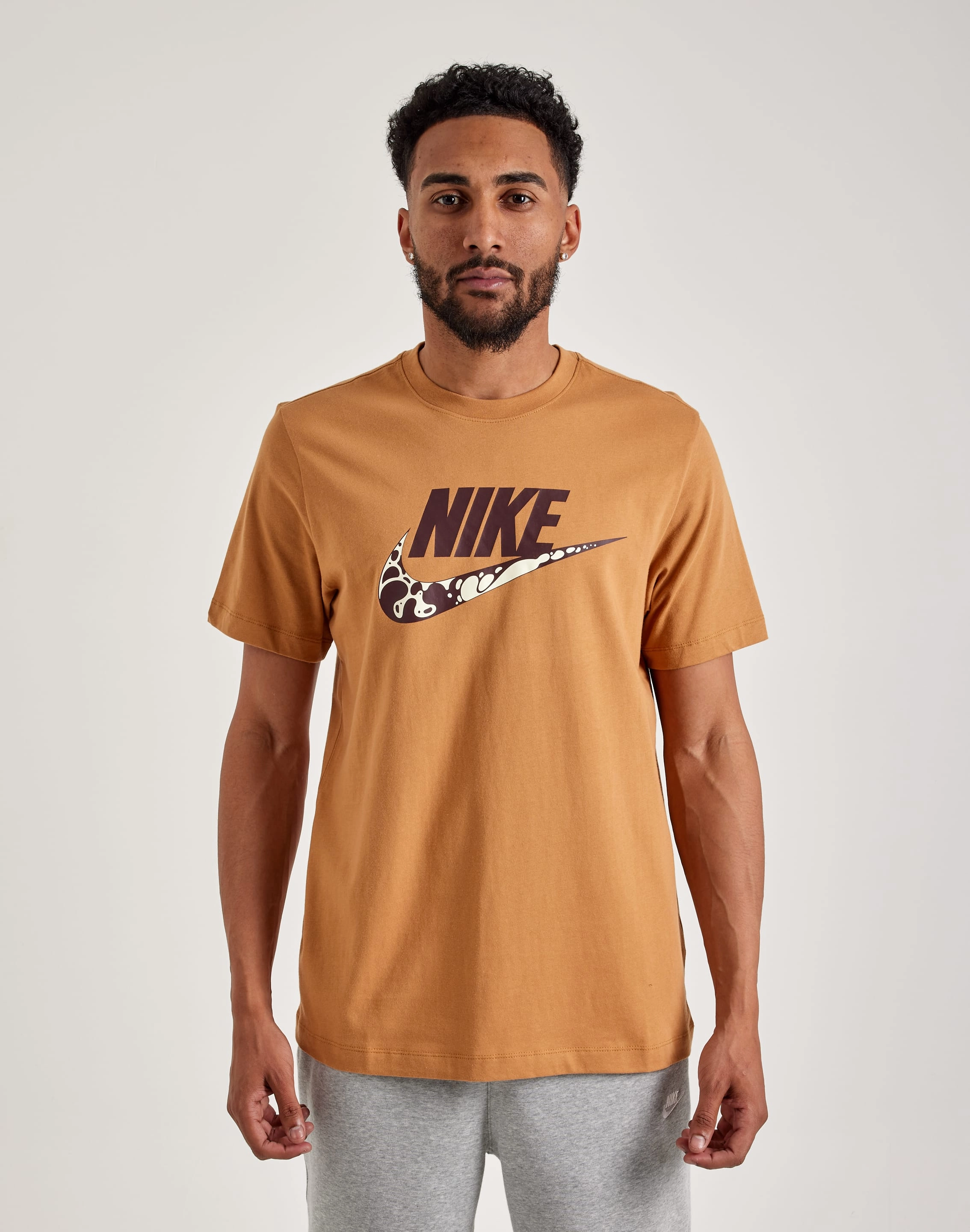 Nike Futura Tee Retro fashion finds Fashion rental
