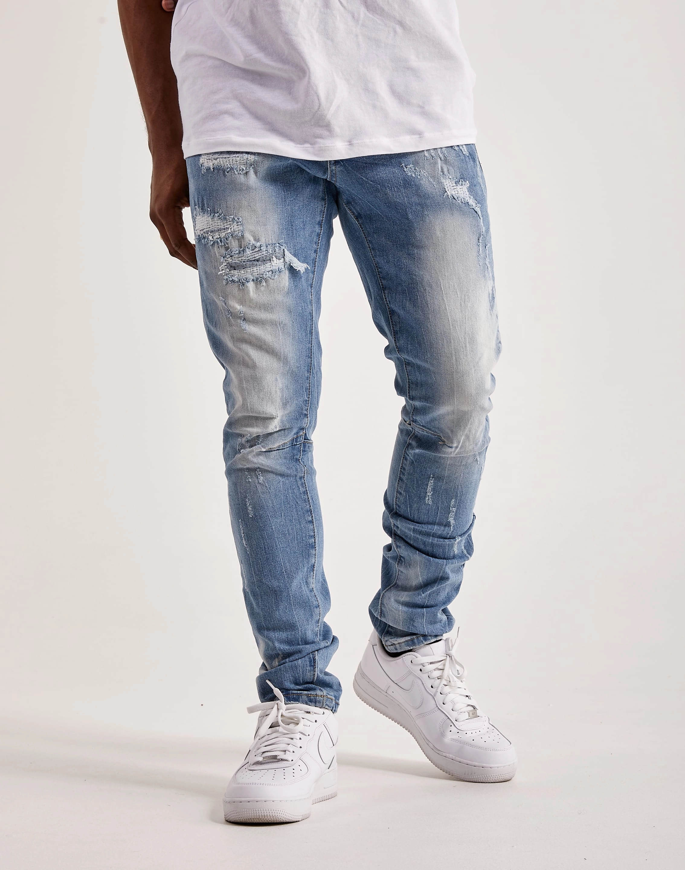 Street fashion Smoke Rise Rip & Repair Jeans Fashion museums