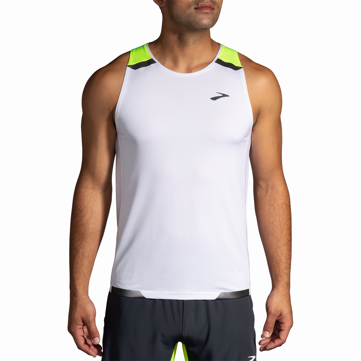 Focused Brooks Run Visible Tank Resilient
