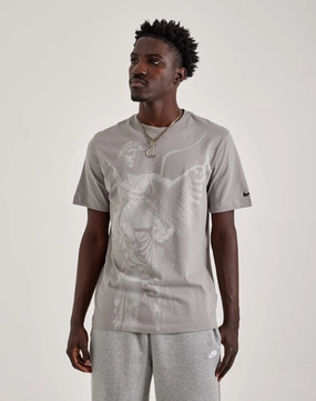 Workwear options Nike Enshrined Tee Luxury fashion items